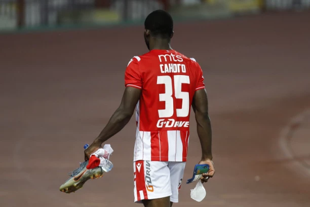 CRVENA ZVEZDA OSTAJE BEZ VEZISTE: Seku Sanogo napušta Marakanu
