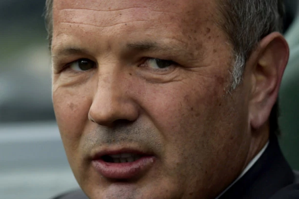 GROM IZ VEDRA NEBA: Srbin RASPLAKAO Bolonju, Mihajlović preuzeo ODGOVORNOST!