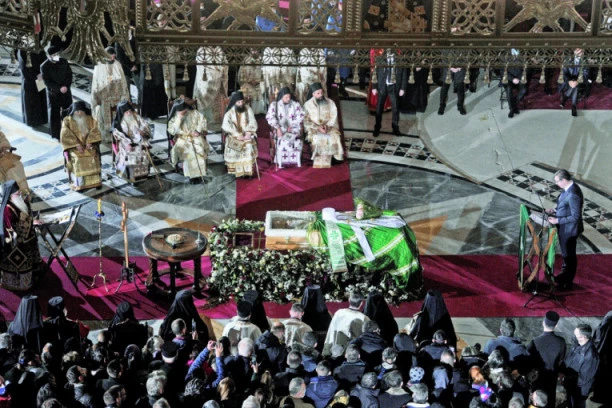 Srpski narod se oprostio od svog duhovnog poglavara! Poslednja Irinejeva poruka: ČUVAJTE SRPSKU I KOSOVO!