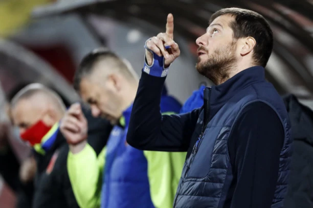 NIJE MOGAO DA PREĆUTI: Pitali su Lalatovića o PENALU za Zvezdu, trener Voše KIPTI od BESA!