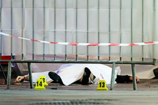 DETALJI SAMOUBISTVA U BEOGRADU: Evo kako je skončao muškarac pronađen mrtav na betonu!