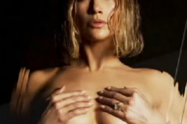 (VIDEO 18+) Prvi put u 23-godišnjoj karijeri: Dženifer lopez se skinula skroz gola, internet se usijao!