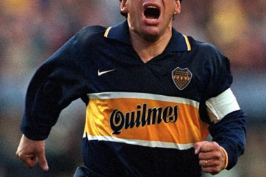 (FOTO) Zauvek BESMRTAN! Emotivan OPROŠTAJ Boke od legendarnog Maradone!