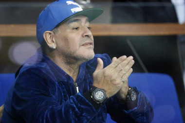 Kako ih nije sramota? Maradona ovo nije zaslužio! (FOTO)