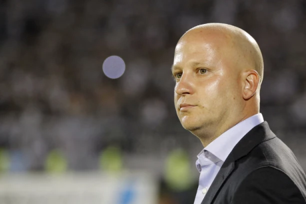 NOVU BLAMAŽU ĆE TEŠKO PREŽVETI: Nikolićeva Lokomotiva doživela krah!