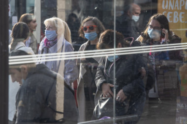 NOVE MERE STUPAJU NA SNAGU: Uvodi se obavezno nošenje maski na otvorenom!