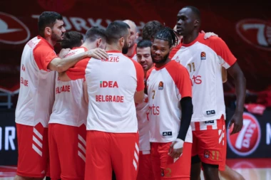 PUKLA LJUBAV: Zvezda ostala bez Amerikanca!