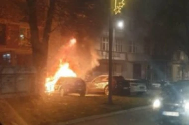 Bivšem dečku Sani Armani NACRTANA META NA ČELU?! Pozadina zapaljenog "FIĆE" kod Brankovog mosta, Zarić nedavno i ranjen u Beogradu