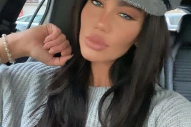 KUĆNI SNIMCI NAŠE PEVAČICE UGLEDALI SVETLOST DANA: Sa OVIM frajerom se snimala, pa sve isplivalo na videlo!