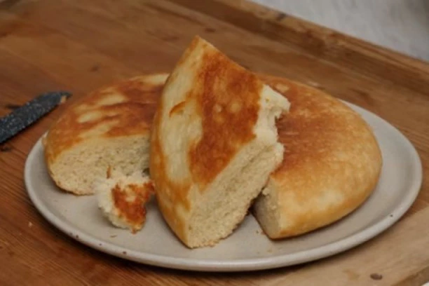 (RECEPT) Brzo i jednostavno: Pogača iz tiganja