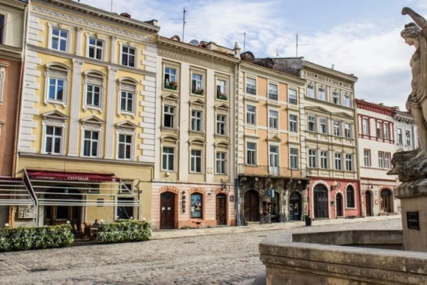 OVAJ GRAD JE ČAROBAN, A NIJE NI DALEKO: Pogledajte gde još možete popiti kafu za 70 dinara, a da to nije Albanija!