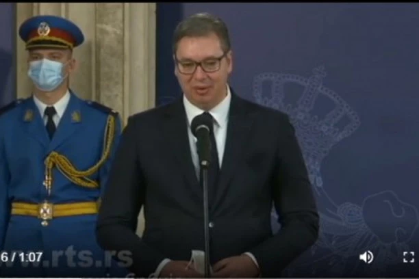 VUČIĆ I DANAS DELIO ODLIKOVANJA: "Karađorđeva zvezda" i za nemedicinsko odoblje