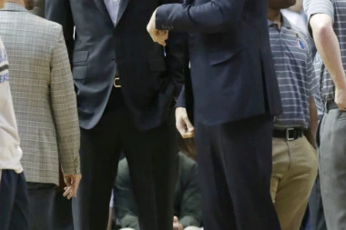 BIVŠI NBA AS STAO UZ NOVAKA: Ovo je zemlja puna nesposobnih političara! (FOTO)