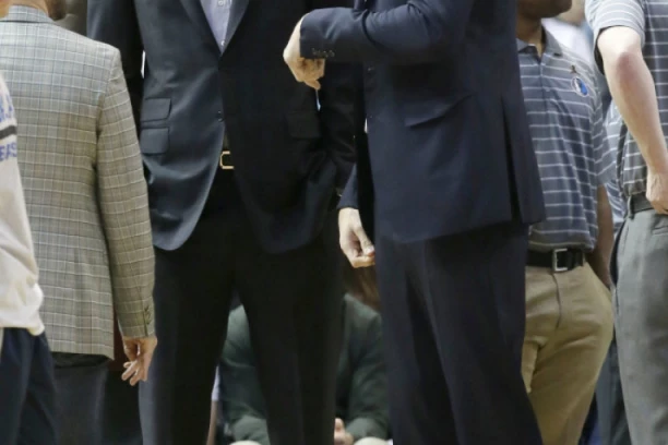 BIVŠI NBA AS STAO UZ NOVAKA: Ovo je zemlja puna nesposobnih političara! (FOTO)