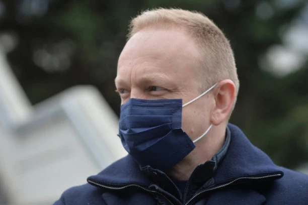 BEDNO! Đilas izgovorio NAJIDIOTSKIJU stvar: Vučić je mentalno oboleo jer obilazi radove na bolnicama!