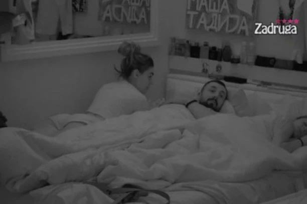 (VIDEO) ZADRUGA  STARA LJUBAV ZABORAVA NEMA?! Mina ispratila Đorđa, pa završila u Tomovićevom krevetu!