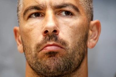 VRHUNSKI PREVARANT I ŽESTOKI FOLIRANT! Bivši reprezentativac osuo PALJBU po Kolarovu!