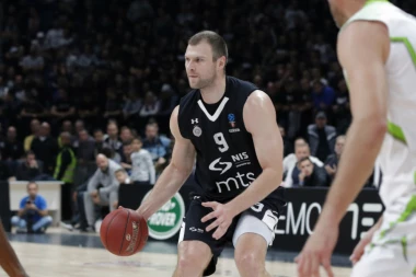 "GROBARIMA" SE PREVRĆE ŽELUDAC: Parahovski POTPISUJE!