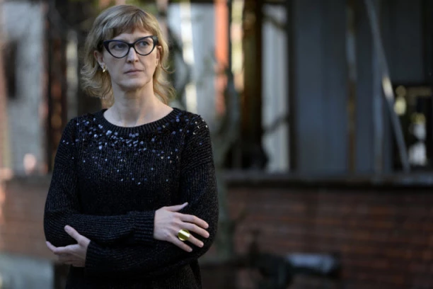 MEDIJSKI SKANDAL KOJI TRESE SRBIJU: Đilasovski medij objavio intervju sa rediteljkom koja Srbe otvoreno naziva zločincima