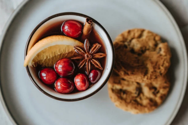 BLAGODETI ČAJA OD BRUSNICE! Nije samo lek za bešiku, ova MAGIČNA BOBICA pomaže kod mnogih tegoba!