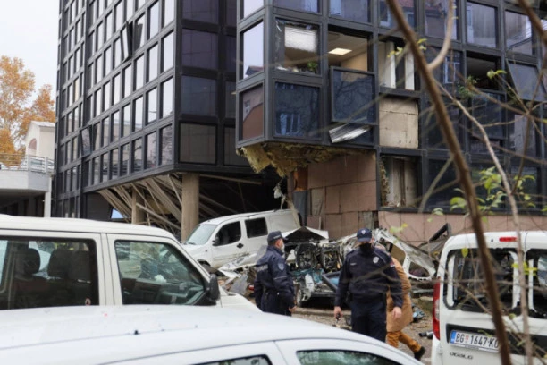 TRAGEDIJA NA PARKINGU KOD ZGRADE RTS: Stravična eksplozija raznela radnika i automobile