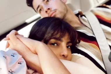 (FOTO) BIVŠA MIS SVETA IZGLEDA NIKAD BOLJE, A JUČE JE ZA NJU BIO VELIKI DAN: Lepotica proslavila dve godine braka