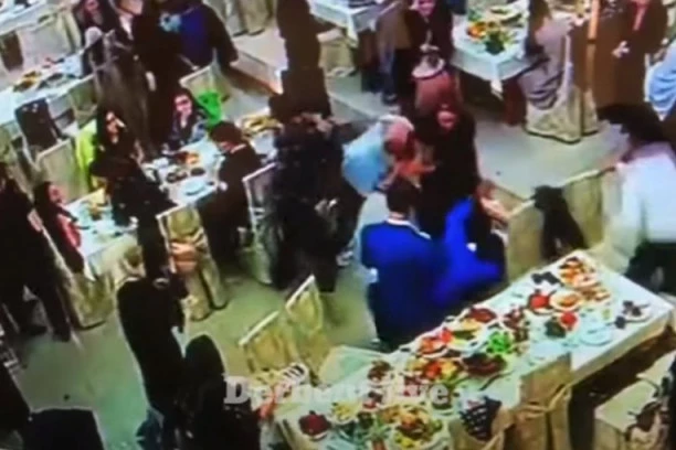 (VIDEO) UFC borac PIO NA BEZALKOHOLNOJ SVADBI, pa PREBIO GOSTE kada su ga zamolili da prestane!