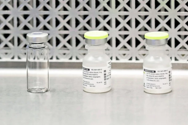 DVOSTRUKI ARŠINI ZAPADA: Sad im dobre RUSKE i KINESKE vakcine, samo SRBIMA hoće da ih zabrane