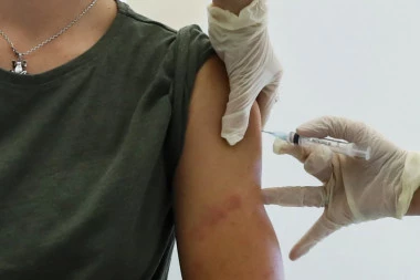 Počela vakcinacija zdravstvenih radnika u Sarajevu