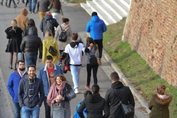 DANAS PRETEŽNO SUNČANO! Za vikend promena vremena!