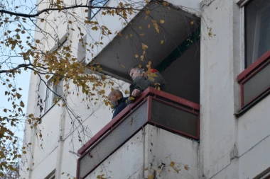 FOTO SA LICA MESTA: Kod Džejeve zgrade muk, komšije šokirane tragedijom!