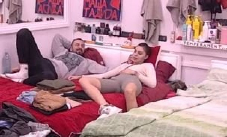 AU, MINA, NI TI NISI OPRALA ZUBIĆE! Najbrutalnije scene DIVLJAČKOG IŽIVLJAVANJA pod pokrivačem - SAMO SU SE SMENJIVALI! (GALERIJA)