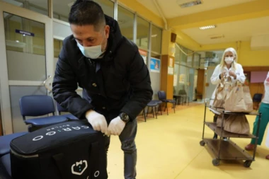 "CarGo Batler" nastavlja akciju besplatnih obroka za medicinare -  Restoran "Richard Gyros" prvi se priključio akciji i donirao još 100 obroka