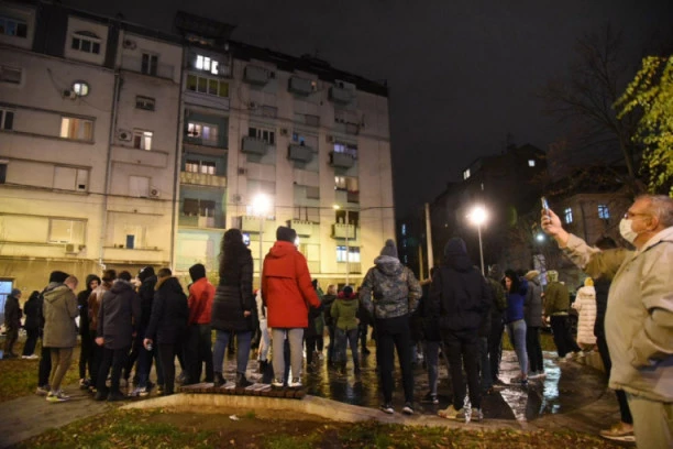 (VIDEO) SNIMAK KOJI SLAMA I NAJTVRĐA SRCA! Pevač iz Cecinog spota i Dorćolci odali poštu Džeju: Naježićete se!