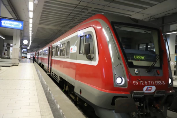 STVARAJU SE VELIKE GUŽVE! Od jutros mnogi polasci BG voza otkazani