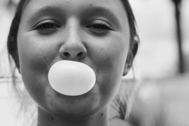 ASPARTAM NA LISTI MOGUĆIH KANCEROGENA! Ima ga svuda, od gaziranih pića do žvakaćih guma!