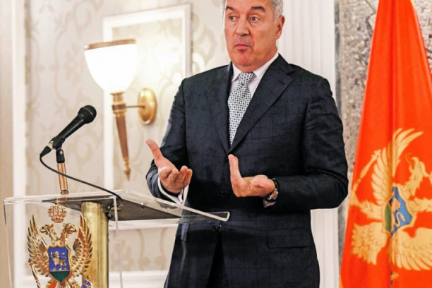 RUŠI SE MILOVA IMPERIJA, UPORIŠTA DPS PADAJU KAO KULA OD KARATA: Lokalni izbori pokazali - PUKLI SU, DOŽIVELI DEBALK I U RODNOM SELU!