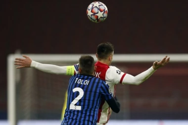 Atalantin džoker izbacio Tadićev Ajaks iz LŠ, PETARDA PSŽ-a i remi Liverpula!