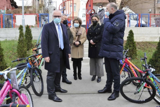 Biciklistički savez RS poklonio bicikle deci Prihvatilišta