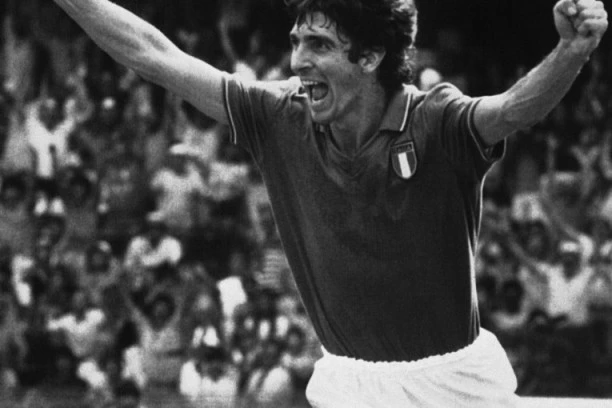 Bruka i sramota u Italiji: BEZ POŠTOVANJA PREMA LEGENDI,  ROSIJU OPLJAČKALI KUĆU TOKOM NJEGOVE SAHRANE!