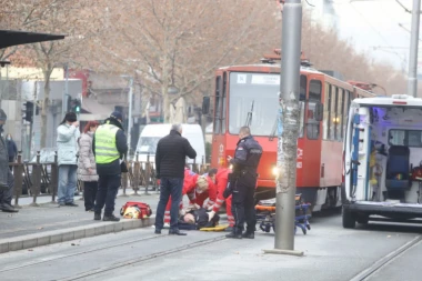 PREMINUO STARAC KOGA JE TRAMVAJ VUKAO DESET METARA: Tragičan epilog nesreće u Bulevaru Kralja Aleksandra