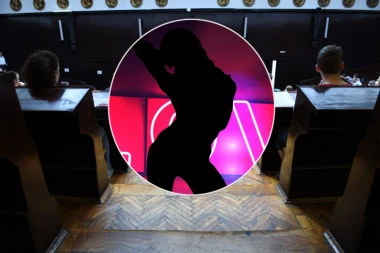 OVO JE ŽELELA DA SAKRIJE OD JAVNOSTI! Poznata pevačica molila za ocenu na fakultetu: PROFESORE, PUSTITE ME, NISAM STIGLA DA UČIM!