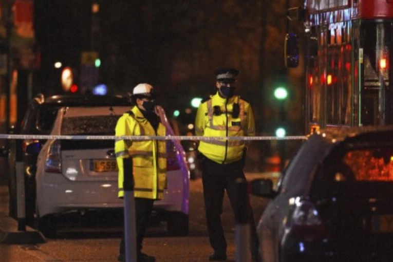 OTROVALA INES I EMILIJU ČOKOLADNIM MALINAMA, A SADA JE SKOČILA S MOSTA! Žena-ubica pokušala da oduzme sebi život!