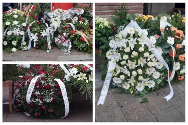 (FOTO) POTRESNE PORUKE na vencima posvećene Džeju: Dragana Mirković, Đani se opraštaju, a OVAJ PEVAČ ga nazvao DRUGIM OCEM