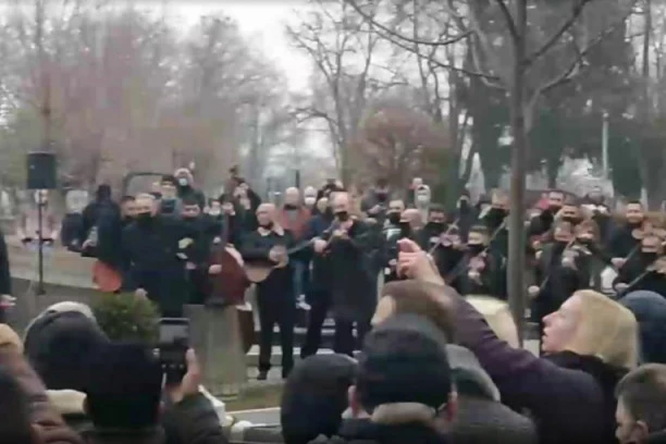 POTRESNI GOVOR IMAMA I MOLITVA ZA DŽEJA: Borio si se za parče hleba, sada si najsjajnija zvezda!