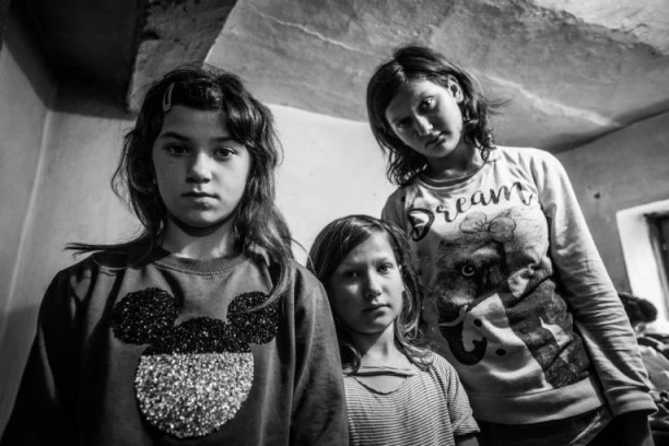 (FOTO) SVA DECA ZASLUŽUJU LEPO DETINJSTVO: Samo ZAJEDNO sestrama Jovanović možemo da obezbedimo BOLJI I SREĆNIJI ŽIVOT!