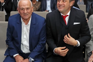 GOTOVO, RASPLETEN AZIJSKI ČVOR! Trofejni trener Zvezde POTPISAO!