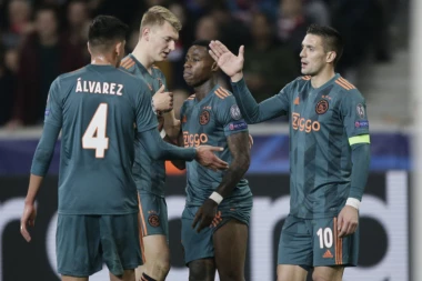 UDARNA VEST U AMSTERDAMU: U subotu JUNAK Ajaksa, dan kasnije UHAPŠEN jer je NOŽEM izbo člana porodice!