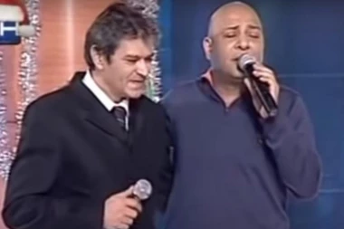 (VIDEO) DŽEJ I SINAN U DUETU KOJI SE VIŠE NIKADA NEĆE PONOVITI: Kad kraljevi ukrste glasove, ČAŠE MOGU SAMO DA SE LOME!