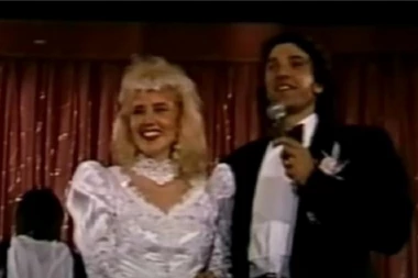 U 45 MINUTA JE POPIJENO 300 LITARA VINA! Lepa Brena ŠOKIRALA detaljima sa svadbe: Imali smo GRČEVE!